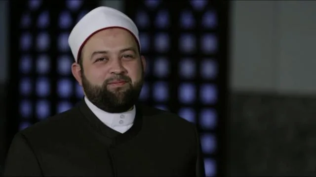 تطبيقًا لقرار وزارة الأوقاف.. خطبة الجمعة الأولى للشيخ يسري عزام بعد انتقاله إلى أسوان تطبيقًا لقرار وزارة الأوقاف.. خطبة الجمعة الأولى للشيخ يسري عزام بعد انتقاله إلى أسوان