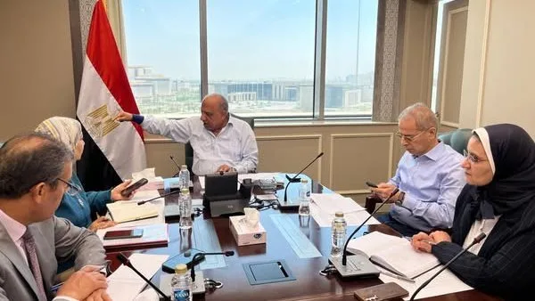 وزير الكهرباء يلتقي برؤساء الشركات ويحث على تعزيز الجاهزية لضمان سلامة الشبكة الوطنية وزير الكهرباء يلتقي برؤساء الشركات ويحث على تعزيز الجاهزية لضمان سلامة الشبكة الوطنية