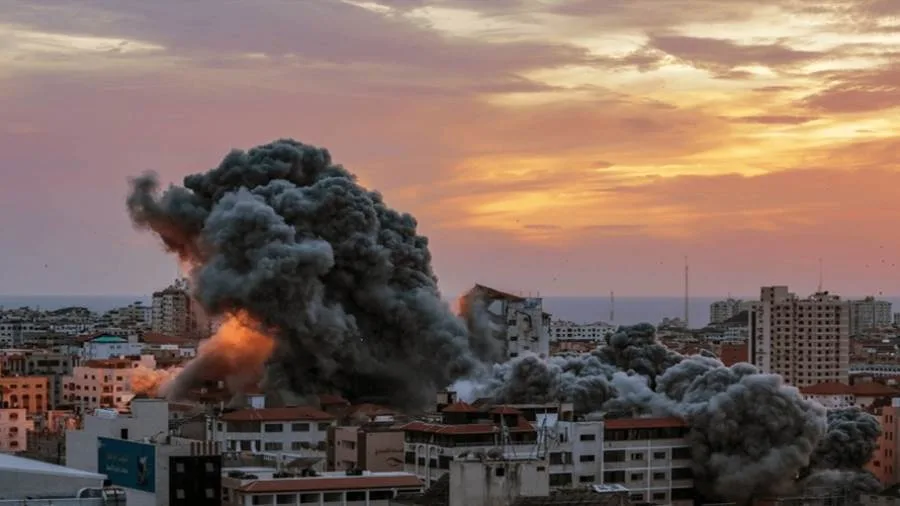 شهيدان فلسطينيان نتيجة غارة إسرائيلية على مخيم للنازحين شمال خان يونس شهيدان فلسطينيان نتيجة غارة إسرائيلية على مخيم للنازحين شمال خان يونس