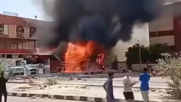 النيابة تحقق في وضع 8 مصابين نتيجة حريق مول البنفسج في حدائق أكتوبر النيابة تحقق في وضع 8 مصابين نتيجة حريق مول البنفسج في حدائق أكتوبر