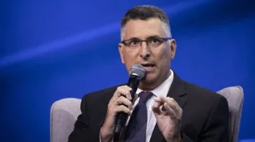 وزير الخارجية الإسرائيلي يوضح تفاصيل اتخاذ قرار عملية الأسد المتصاعد