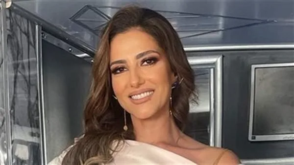حنان مطاوع تتحدث عن أسلوب تربيتها لابنتها: “لا أكتب بالفرانكو وأدربها على لغة القرآن” حنان مطاوع تتحدث عن أسلوب تربيتها لابنتها: “لا أكتب بالفرانكو وأدربها على لغة القرآن”
