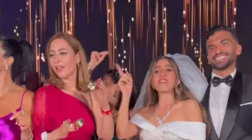 منة شلبي تتصدر عناوين الأخبار بعد رقصها على الصاجات في حفل زفاف منة عدلي القيعي (صور)