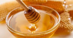 كيف تميزين العسل الأصلي عن المغشوش؟ 4 طرق للاختبار في المنزل كيف تميزين العسل الأصلي عن المغشوش؟ 4 طرق للاختبار في المنزل