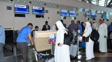 وزير السياحة يراقب عودة الحجاج عبر البر في ضوء المستجدات الإقليمية