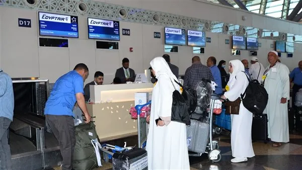 وزير السياحة يراقب عودة الحجاج عبر البر في ضوء المستجدات الإقليمية وزير السياحة يراقب عودة الحجاج عبر البر في ضوء المستجدات الإقليمية