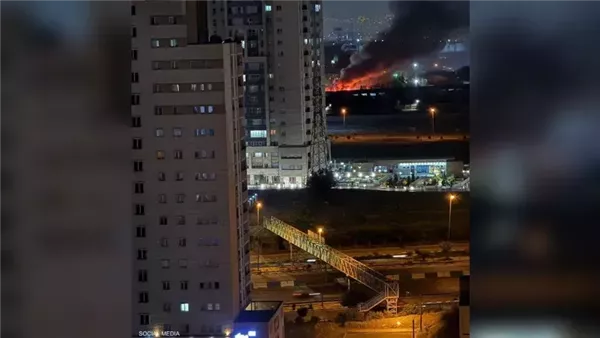 عماد الدين حسين: الهجوم على إيران يمثل لحظة حاسمة قد تؤثر على مستقبل الشرق الأوسط. عماد الدين حسين: الهجوم على إيران يمثل لحظة حاسمة قد تؤثر على مستقبل الشرق الأوسط.