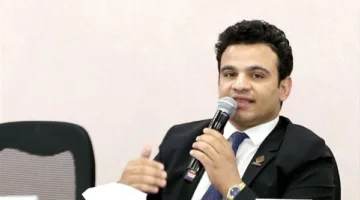 أحمد الباز: مصر تستمر في تقديم الدعم الإنساني والسياسي لغزة على الرغم من التحديات والصراعات.