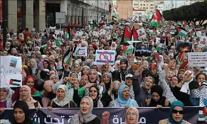 آلاف من المغاربة واليمنيين يتجمعون تأييدًا لغزة احتجاجًا على الإبادة الإسرائيلية. آلاف من المغاربة واليمنيين يتجمعون تأييدًا لغزة احتجاجًا على الإبادة الإسرائيلية.