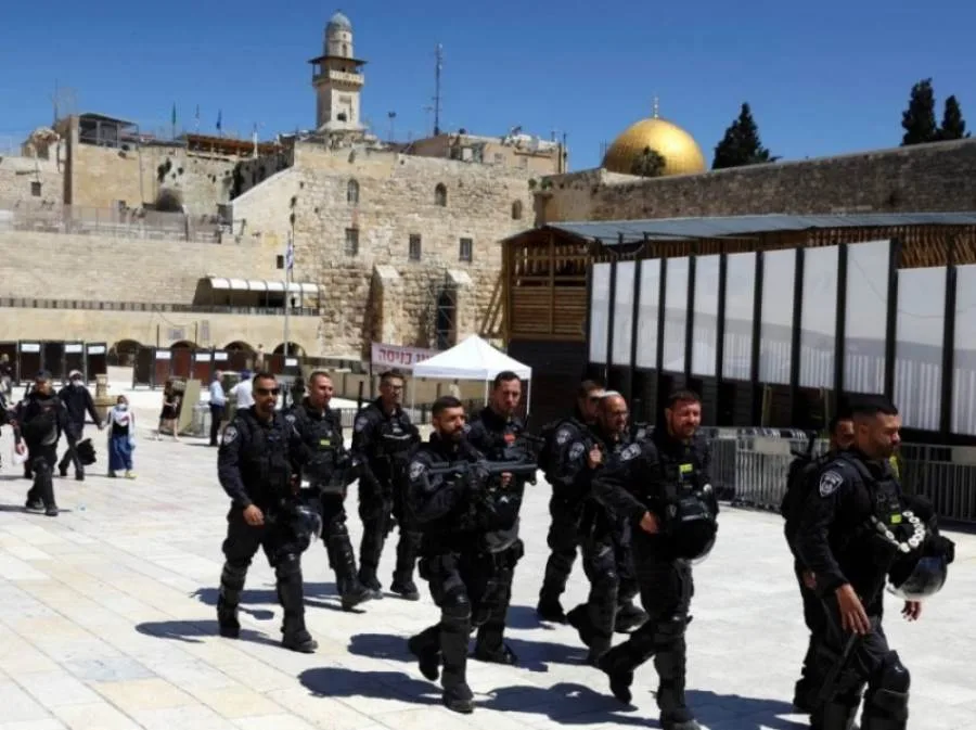 الإغلاق الإسرائيلي لمسجد الأقصى والحرم الإبراهيمي الإغلاق الإسرائيلي لمسجد الأقصى والحرم الإبراهيمي