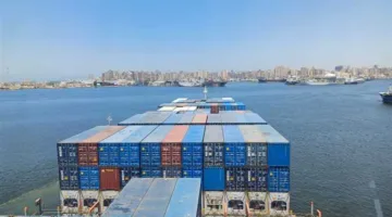 أول رحلة للخط الملاحي التايواني… وصول سفينتين كبيرتين لنقل الحاويات إلى ميناء الإسكندرية (صور)