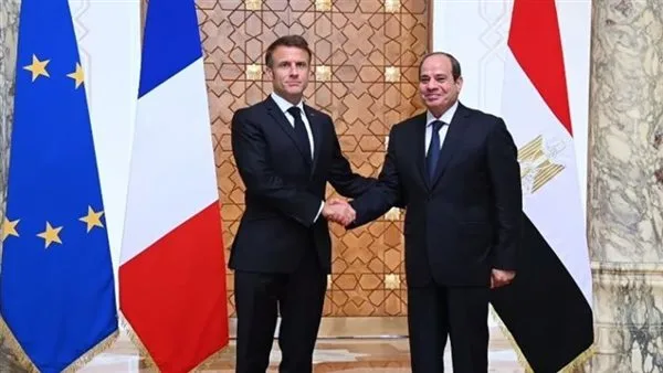 الرئيس السيسي يتواصل هاتفياً مع نظيره الفرنسي إيمانويل ماكرون الرئيس السيسي يتواصل هاتفياً مع نظيره الفرنسي إيمانويل ماكرون