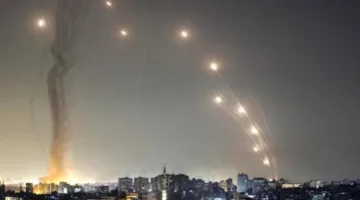 حريق يندلع بالقرب من وزارة الدفاع في تل أبيب
