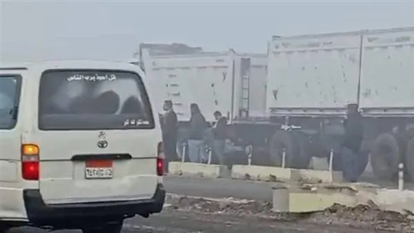 عاجل.. النيابة تبدأ التحقيق مع سائق ميكروباص اعتدى على فتاة بعد توثيق الحادث بالتصوير. عاجل.. النيابة تبدأ التحقيق مع سائق ميكروباص اعتدى على فتاة بعد توثيق الحادث بالتصوير.