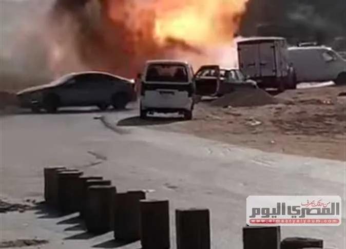 تحقيقات حادث تسرب الغاز على طريق الواحات: “الهاربان الرئيسيان تركا اللودر بعد الانفجار” (خاص) تحقيقات حادث تسرب الغاز على طريق الواحات: “الهاربان الرئيسيان تركا اللودر بعد الانفجار” (خاص)