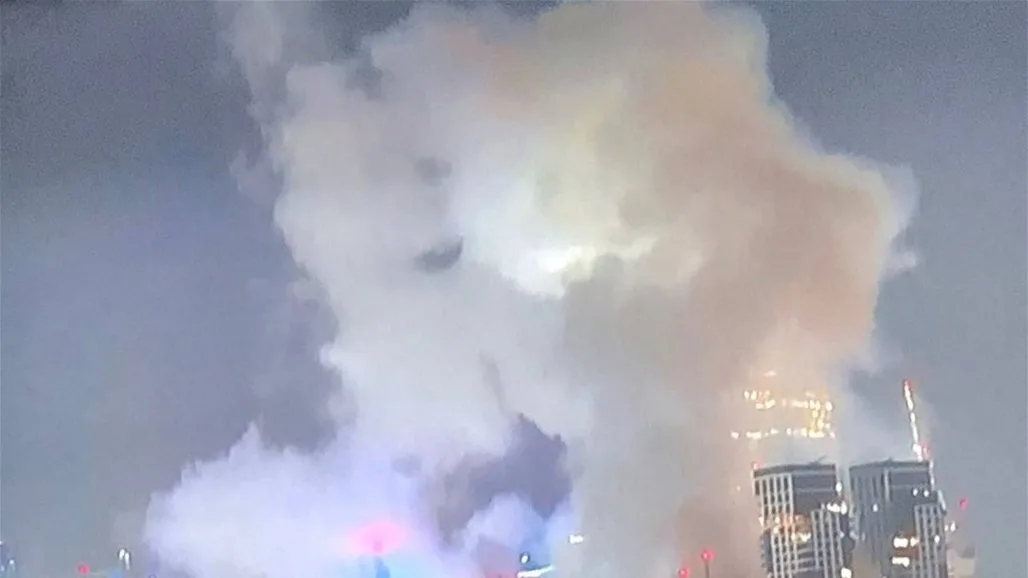 لقطات لحظة سقوط الصواريخ الإيرانية على تل أبيب الإسرائيلية (فيديو) لقطات لحظة سقوط الصواريخ الإيرانية على تل أبيب الإسرائيلية (فيديو)