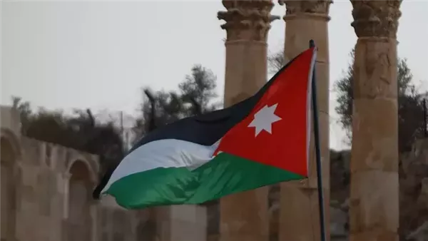 الأردن يطلب من مواطنيه البقاء في منازلهم عند تفعيل صافرات الإنذار