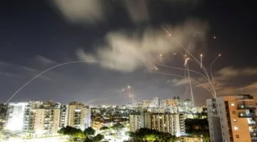 منذ بداية الهجوم.. تم إطلاق أكثر من 150 صاروخًا باتجاه إسرائيل حتى الآن.