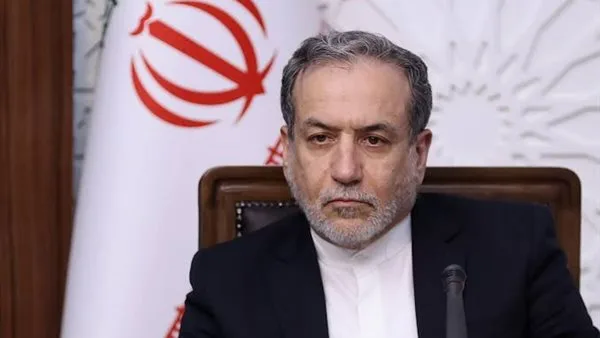 وزير الخارجية الإيراني: نرفض جميع المناشدات بشأن ضبط النفس في هذه اللحظات. وزير الخارجية الإيراني: نرفض جميع المناشدات بشأن ضبط النفس في هذه اللحظات.