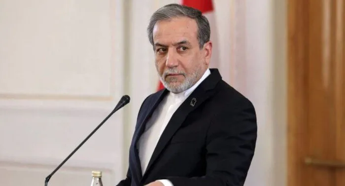 وزير الخارجية الإيراني: مطالبات التهدئة ليست مبررة وزير الخارجية الإيراني: مطالبات التهدئة ليست مبررة