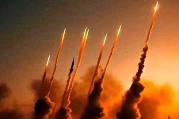 هآرتس: الصواريخ الإيرانية دمرت 9 مبانٍ بالكامل وترك 100 شخص بلا مأوى هآرتس: الصواريخ الإيرانية دمرت 9 مبانٍ بالكامل وترك 100 شخص بلا مأوى