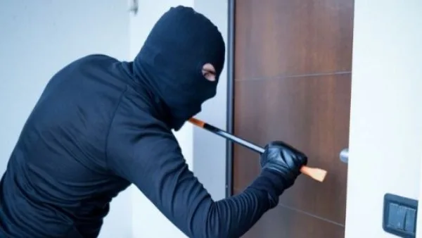 اختلاس 3 شقق بالتسلق في السلام.. إجراء الجهات القضائية ضد عاطل عن العمل اختلاس 3 شقق بالتسلق في السلام.. إجراء الجهات القضائية ضد عاطل عن العمل