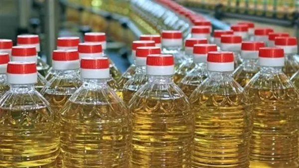 سعر زجاجة زيت الخليط 30 جنيهًا ضمن بطاقات التموين لشهر يونيو سعر زجاجة زيت الخليط 30 جنيهًا ضمن بطاقات التموين لشهر يونيو
