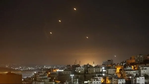انفجار قوي يضرب العاصمة الإيرانية طهران انفجار قوي يضرب العاصمة الإيرانية طهران
