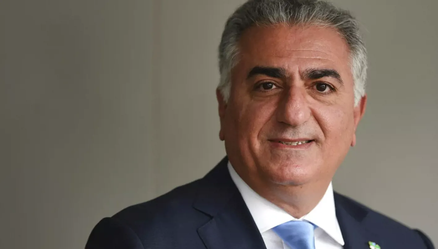 ابن شاه إيران يطالب قوات الأمن بالتمرد على نظام الجمهورية الإسلامية ابن شاه إيران يطالب قوات الأمن بالتمرد على نظام الجمهورية الإسلامية