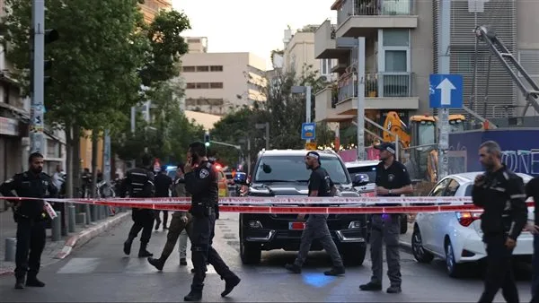 إعلام إسرائيلي: إصابة 10 أشخاص جراء سقوط صاروخ باليستي إيراني في ريشون لتسيون إعلام إسرائيلي: إصابة 10 أشخاص جراء سقوط صاروخ باليستي إيراني في ريشون لتسيون
