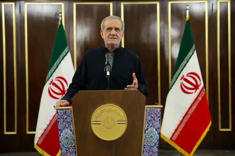 الرئيس الإيراني يهدد بال retaliation مناسب ضد الهجوم الإسرائيلي ويشدد على عدم رغبة بلاده في تطوير أسلحة نووية الرئيس الإيراني يهدد بال retaliation مناسب ضد الهجوم الإسرائيلي ويشدد على عدم رغبة بلاده في تطوير أسلحة نووية