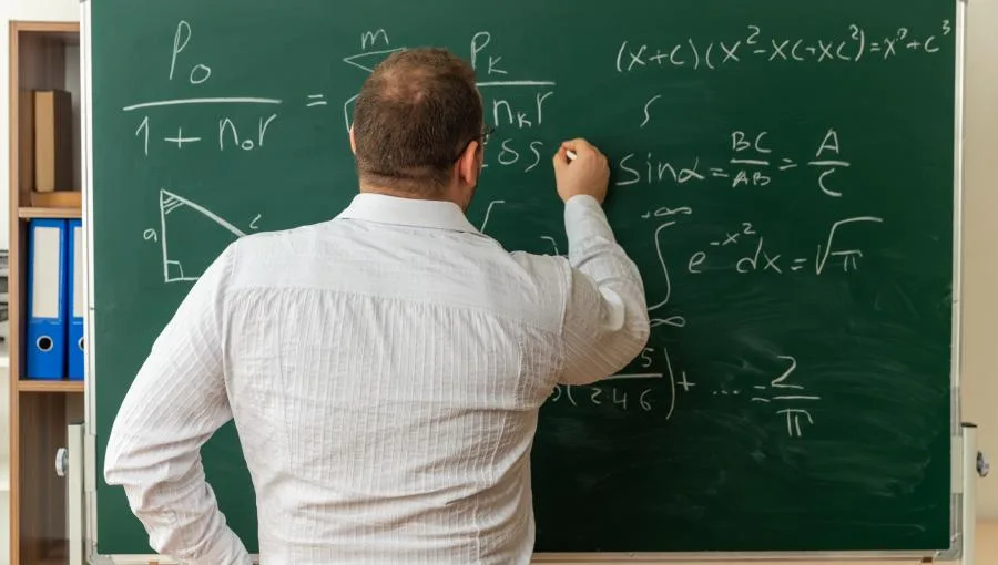 تاريخ صرف رواتب شهر يونيو 2025 للمعلمين والموظفين.. جدول الزيادة الجديدة تاريخ صرف رواتب شهر يونيو 2025 للمعلمين والموظفين.. جدول الزيادة الجديدة
