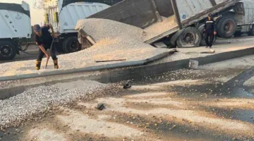 إصابة شخصين جراء انقلاب شاحنة وتعطيل السير على الطريق الزراعي في القليوبية