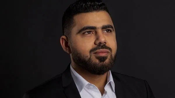 توديع والد محمد طارق من مسجد الحامدية الشاذلية بعد صلاة الظهر اليوم. توديع والد محمد طارق من مسجد الحامدية الشاذلية بعد صلاة الظهر اليوم.