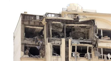 إيران تؤكد مقتل اثنين من القادة الكبار جراء الهجمات الإسرائيلية