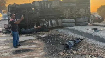 «السائق غفا».. استئناف حركة المرور بعد انقلاب «تريلا» على الطريق الزراعي في طوخ
