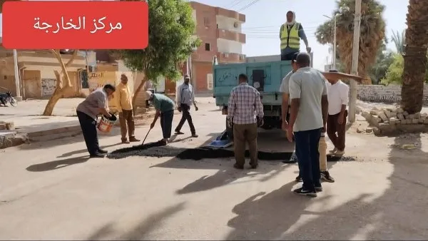 محافظ الوادي الجديد: تحسين 25 ألف متر من الطرق الداخلية في المراكز محافظ الوادي الجديد: تحسين 25 ألف متر من الطرق الداخلية في المراكز