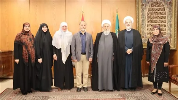 الشيخ علي الخطيب يرحب بأعضاء الاجتماع التنسيقي لحماية الأسرة والقيم. الشيخ علي الخطيب يرحب بأعضاء الاجتماع التنسيقي لحماية الأسرة والقيم.