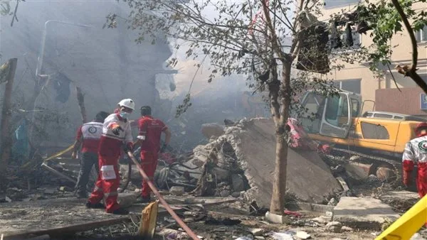 مقتل نحو 60 فرداً، من بينهم أطفال، جراء هجوم إسرائيلي على مجمع سكني في طهران. مقتل نحو 60 فرداً، من بينهم أطفال، جراء هجوم إسرائيلي على مجمع سكني في طهران.