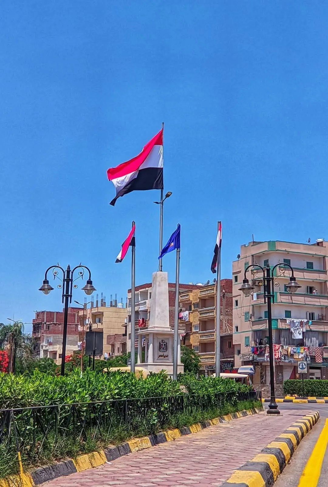 مدبولي يتفقد مشروعات “حياة كريمة” والتطوير في مجالات الزراعة والصحة بمحافظة البحيرة مدبولي يتفقد مشروعات “حياة كريمة” والتطوير في مجالات الزراعة والصحة بمحافظة البحيرة