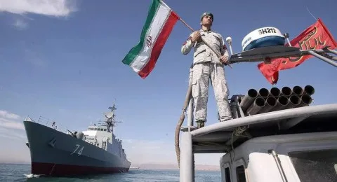وكالة “مهر”: إيران تحذر فرنسا وبريطانيا والولايات المتحدة من استهداف منشآتها في المنطقة إذا دعمت إسرائيل. وكالة “مهر”: إيران تحذر فرنسا وبريطانيا والولايات المتحدة من استهداف منشآتها في المنطقة إذا دعمت إسرائيل.