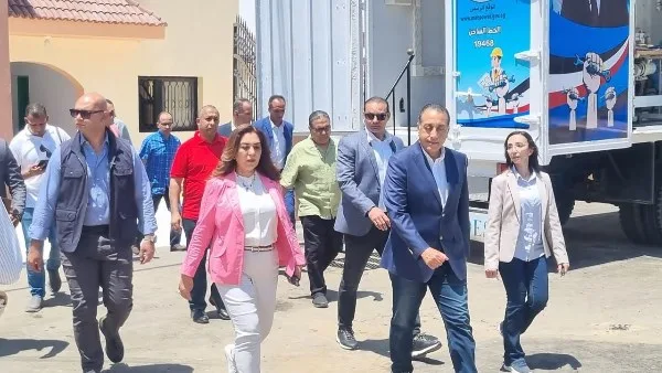 مدبولي يزور المركز التكنولوجي في زاوية صقر بالبحيرة مدبولي يزور المركز التكنولوجي في زاوية صقر بالبحيرة