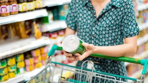 “التموين”: كل السلع الأساسية تلبي احتياجات المواطنين لفترات مطمئنة. “التموين”: كل السلع الأساسية تلبي احتياجات المواطنين لفترات مطمئنة.