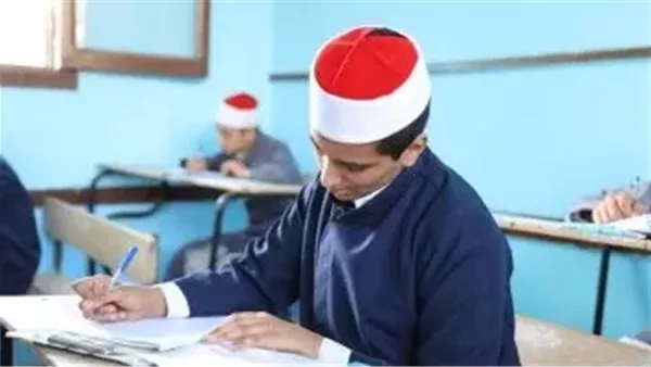 طلاب الثانوية الأزهرية في سوهاج يواصلون اختباراتهم.. و”الفيزياء” تسير بسلاسة تامة طلاب الثانوية الأزهرية في سوهاج يواصلون اختباراتهم.. و”الفيزياء” تسير بسلاسة تامة
