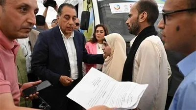استجابة الحكومة لمطالب المواطن: رئيس الوزراء يتدخل بعد نداء أب حزين: “ابنتي تضررت” استجابة الحكومة لمطالب المواطن: رئيس الوزراء يتدخل بعد نداء أب حزين: “ابنتي تضررت”