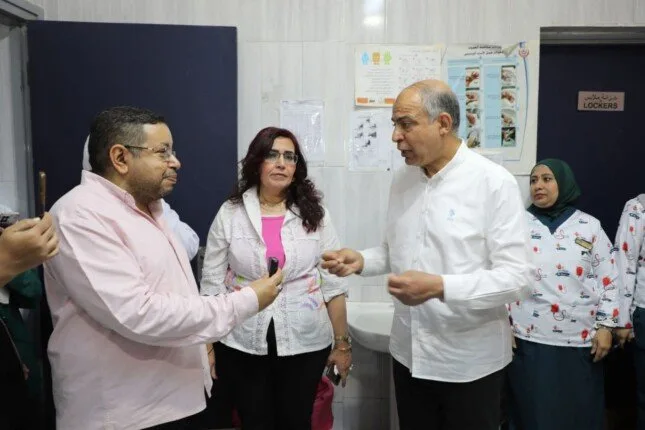«يدًا بيد لإنقاذ الأرواح»: المنيا تحتفل باليوم العالمي للتبرع بالدم.. والمحافظ يشدد: تبرعاتكم تمنح الحياة «يدًا بيد لإنقاذ الأرواح»: المنيا تحتفل باليوم العالمي للتبرع بالدم.. والمحافظ يشدد: تبرعاتكم تمنح الحياة