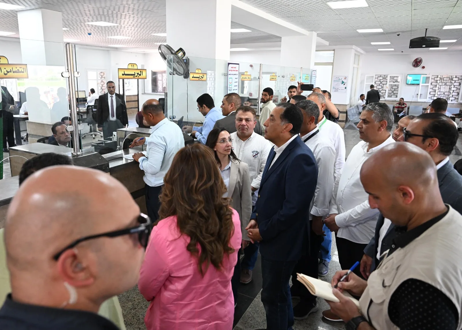 رئيس الوزراء يزور المركز التكنولوجي لخدمة المواطنين في زاوية صقر بمحافظة البحيرة.. صور رئيس الوزراء يزور المركز التكنولوجي لخدمة المواطنين في زاوية صقر بمحافظة البحيرة.. صور