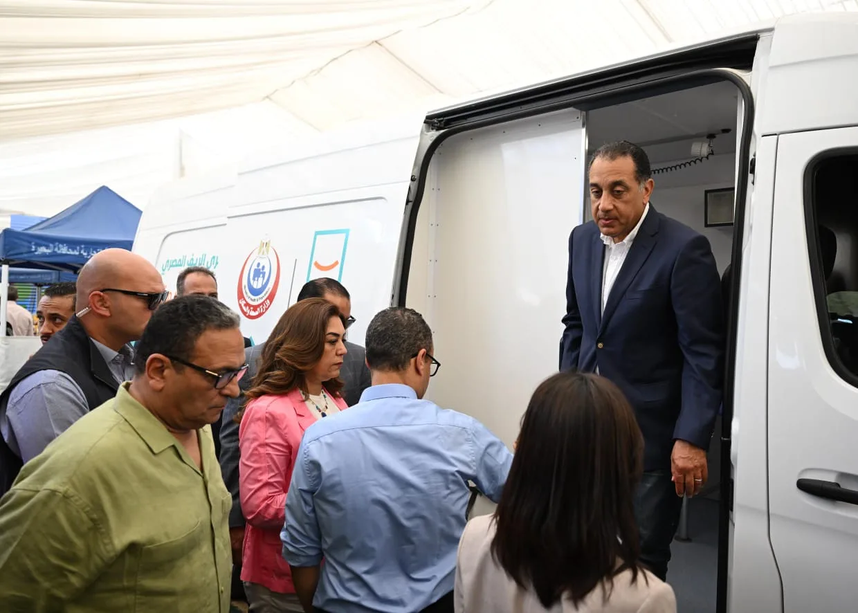 مدبولي يزور وحدة تدريب متحركة لبرنامج “مهنتك مستقبلك” في البحيرة مدبولي يزور وحدة تدريب متحركة لبرنامج “مهنتك مستقبلك” في البحيرة