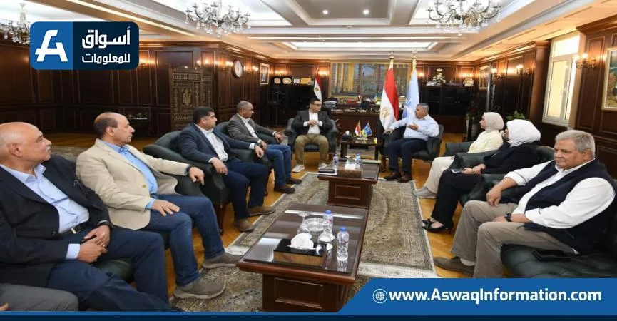 وزير الإسكان ومحافظ الإسكندرية يناقشان مجموعة من المشاريع التعاونية وزير الإسكان ومحافظ الإسكندرية يناقشان مجموعة من المشاريع التعاونية