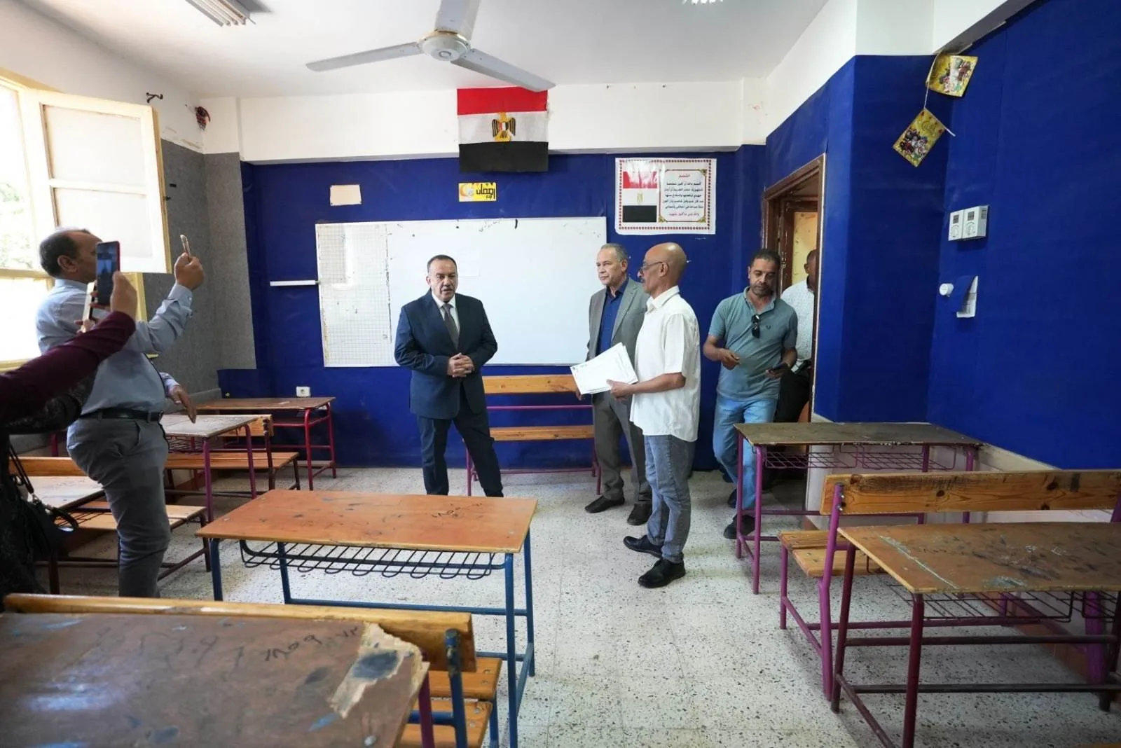 محافظ أسيوط يستعرض استعدادات المدارس والكنترول لامتحانات الثانوية العامة 2025.. صور